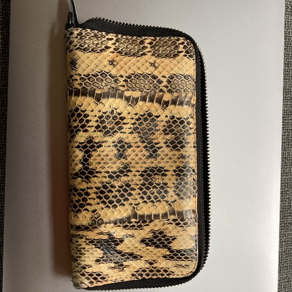 Loeffler Randall - Picture 2 of 6